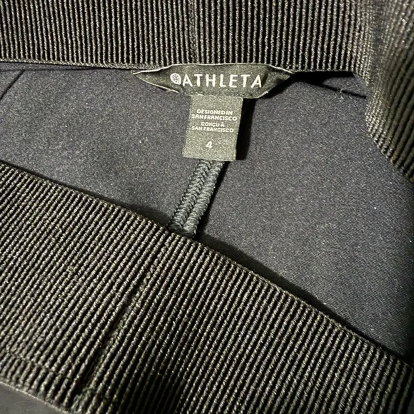 Athleta black tapered leg pant size 4 - Picture 6 of 7